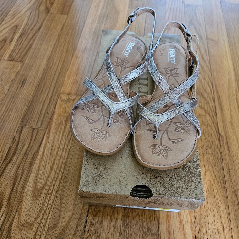 Born Mai sandals metallic silver, size 7